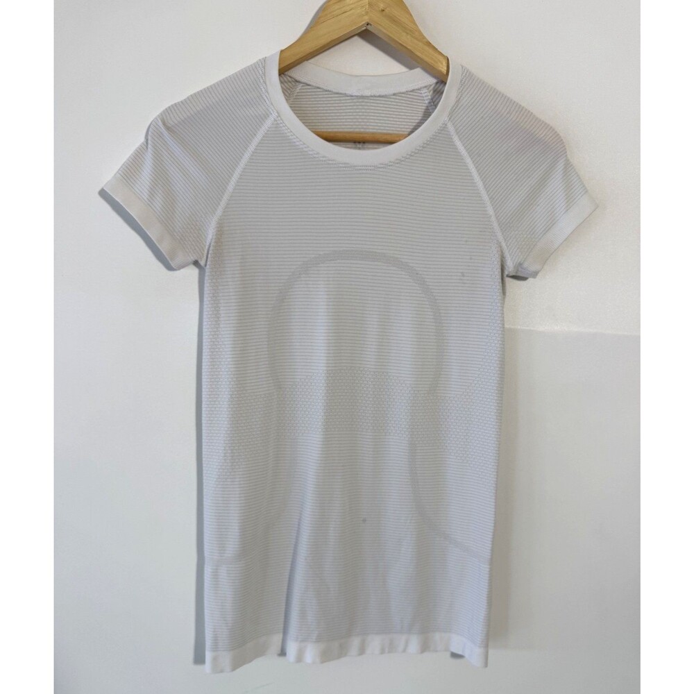Lululemon Swiftly Tech Shirt Size 4 White Short Sleeve Athletic Workout Gym Top
